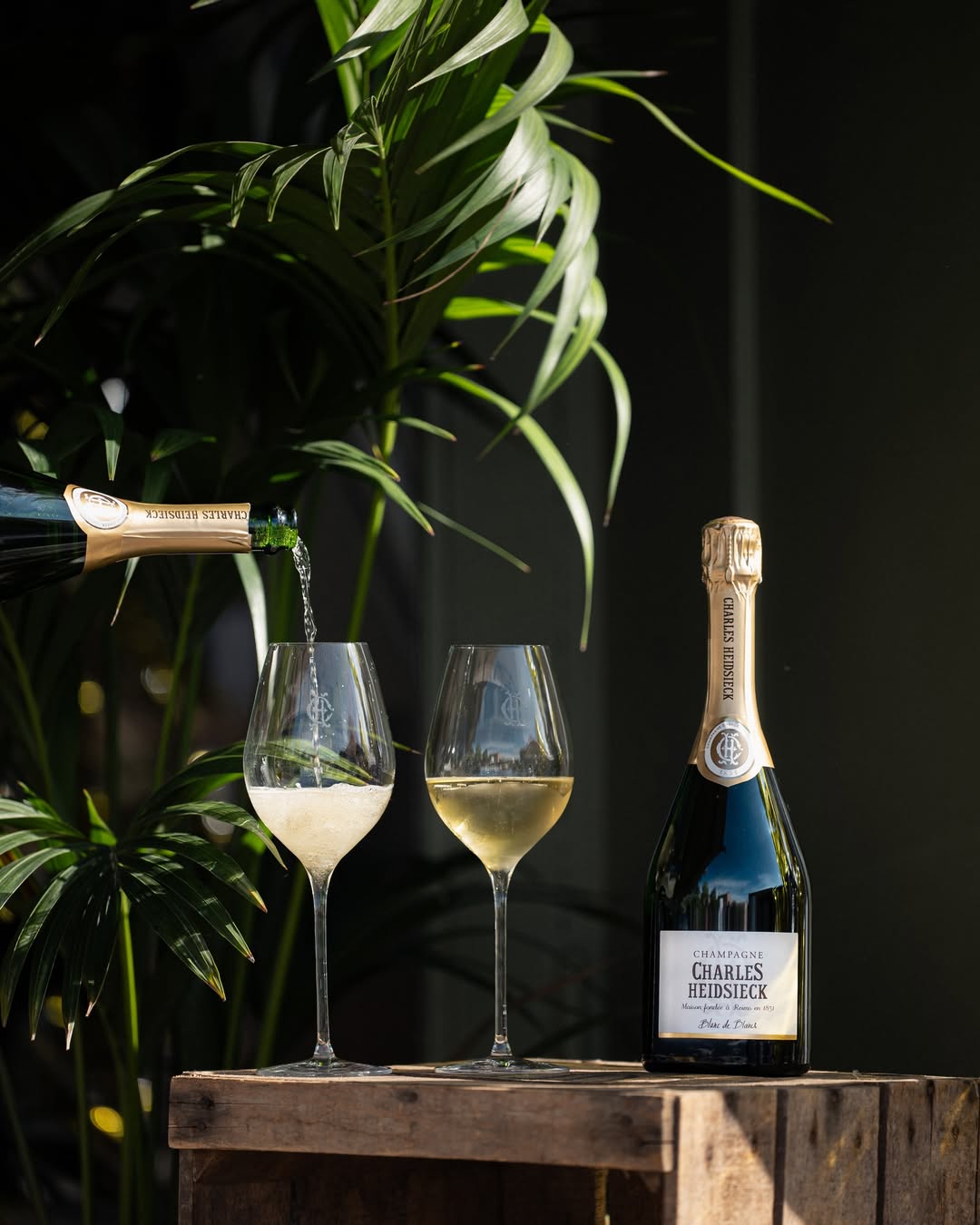 Charles Heidsieck Blanc de Blancs being poured